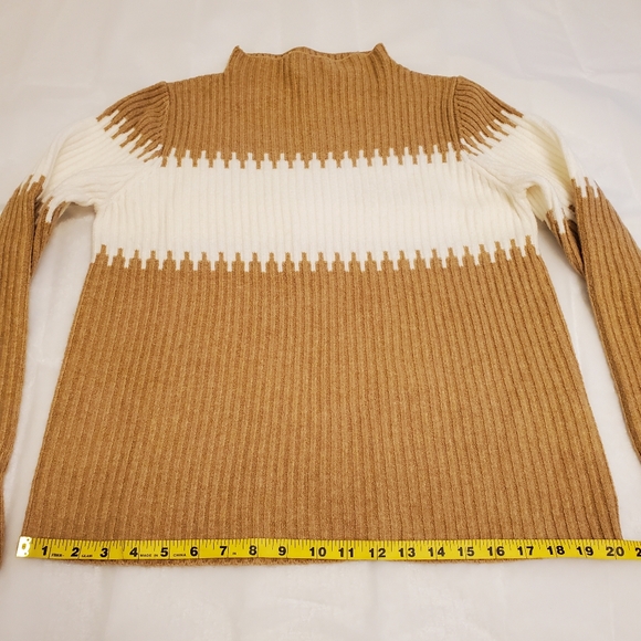 🌟Host Pick!🌟 French Connection Funnel-Neck Camel/White Colorblock Sweater - M - Picture 10 of 13